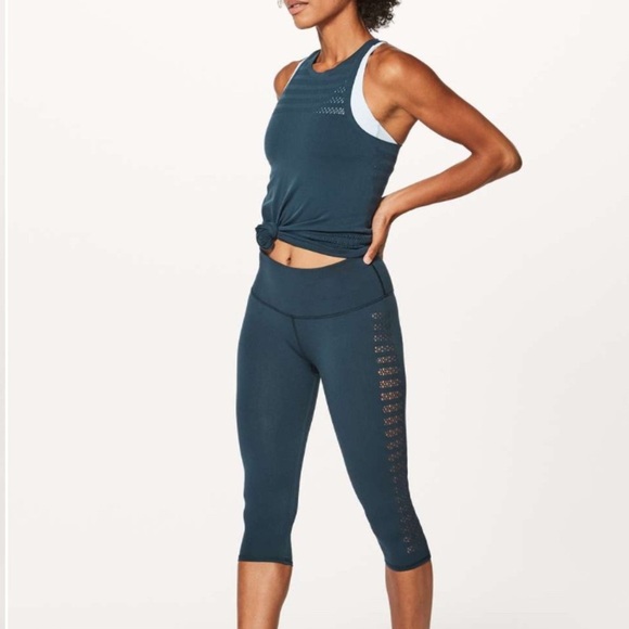 lululemon reveal crop in submarine - Picture 2 of 12
